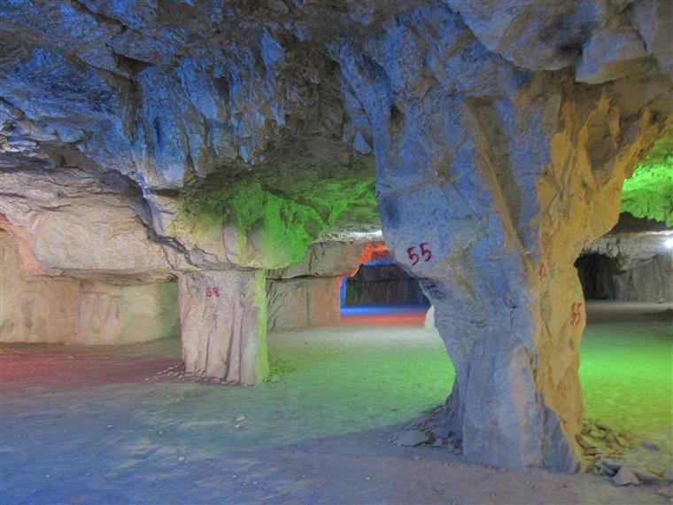 سنگ‌شکن، بزرگترین غار دست‌ساز جهان در جهرم