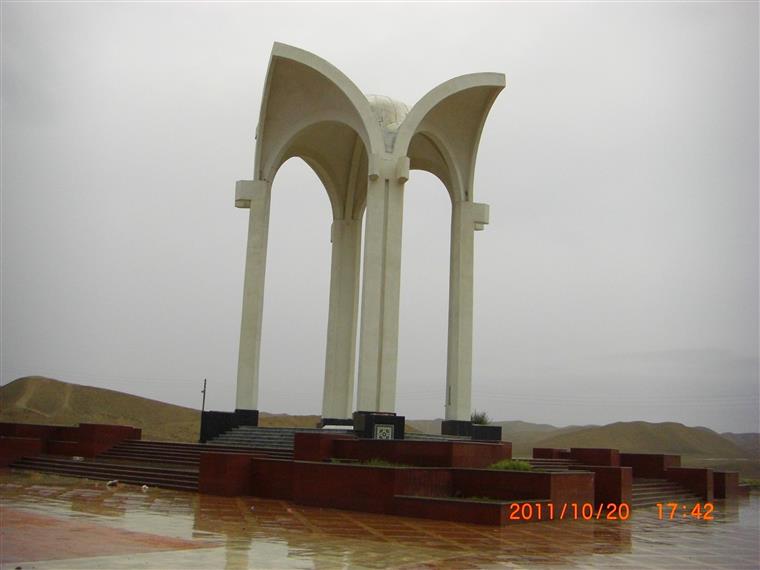 آرامگاه مختومقلی شاعر ترکمن
