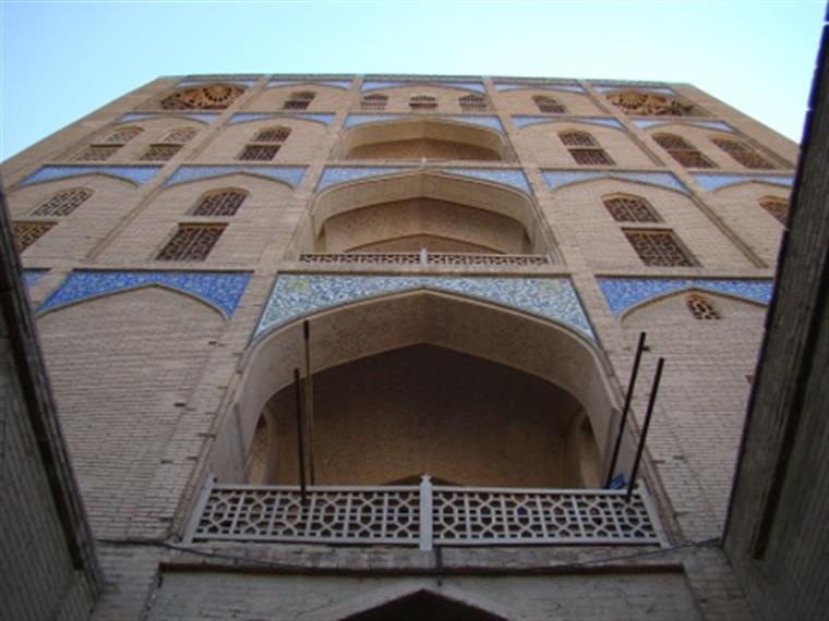 نمای عالی قاپو از  پشت
