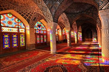 رقص رنگ در مسجد نصیرالملک
