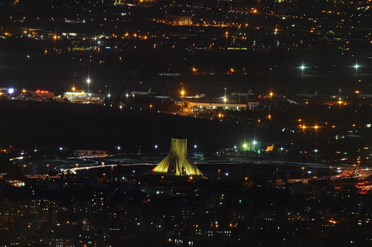 برج آزادی و فرودگاه مهرآباد