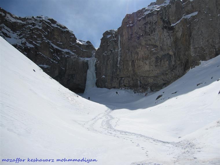 آبشار یخی خور