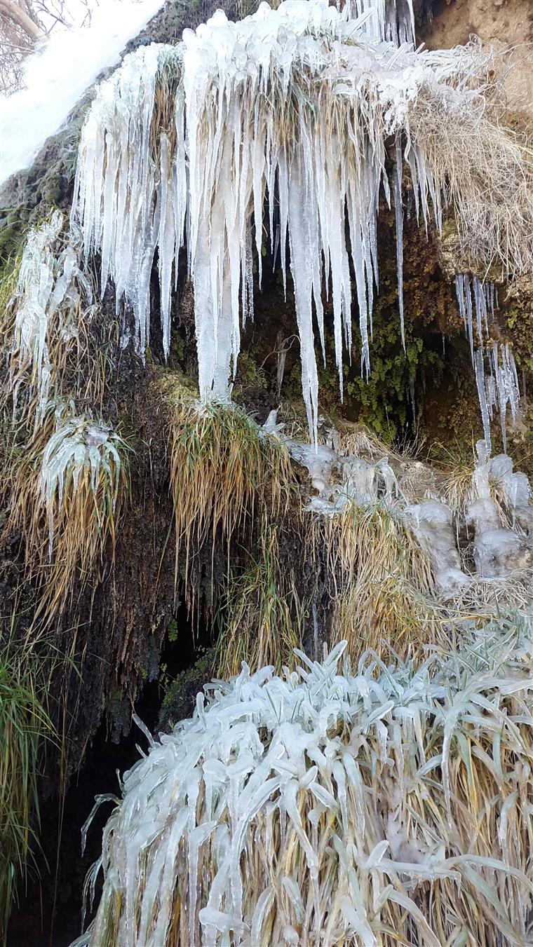 منظره زمستانی آبشار نیاسر