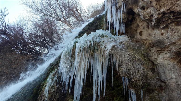 منظره زمستانی آبشار نیاسر