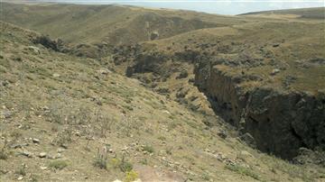 جاده سرعین به سمت روستای آلوارس (پیست اسکی آلوارس)