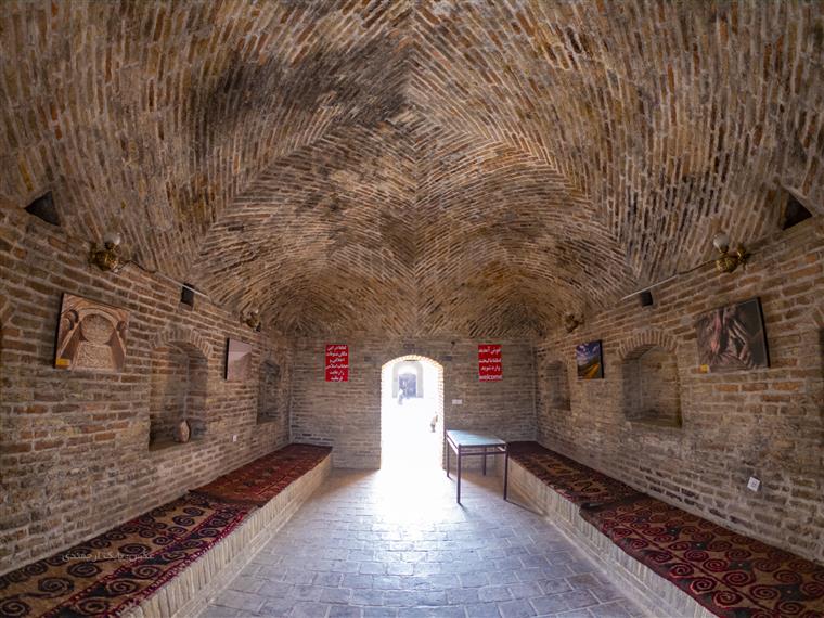 کاروانسرای شاه عباسی - قصر بهرام -  ده نمک گرمسار