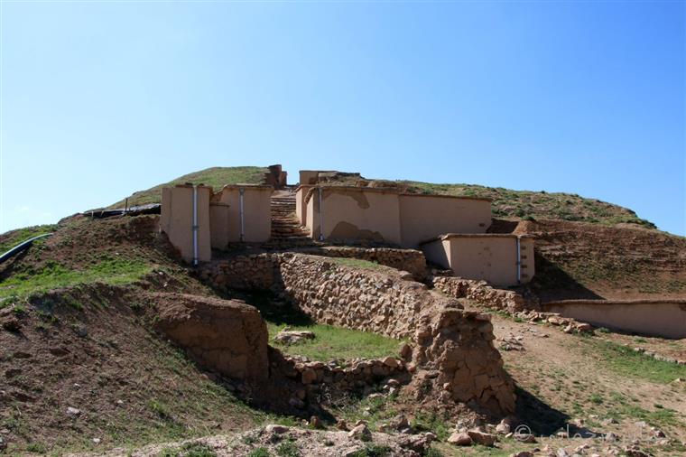 تپه باستانی زیویه شهرستان سقز