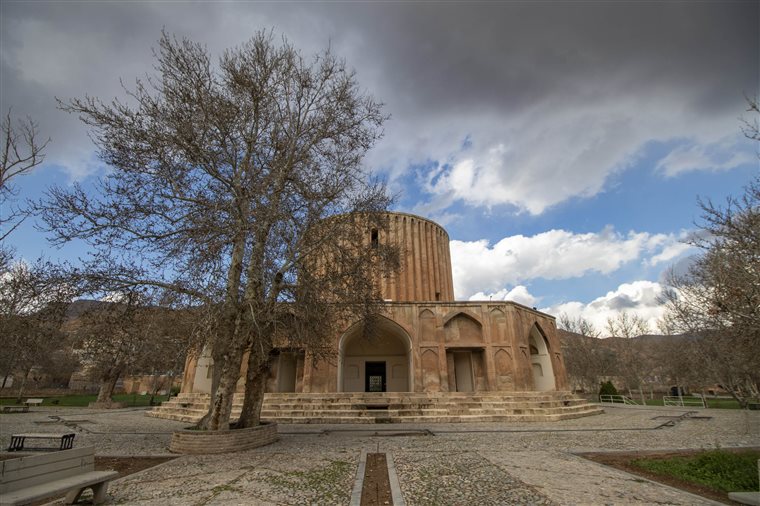 کاخ خورشید کلات نادری