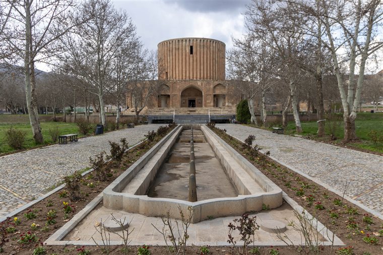 کاخ خورشید کلات نادری