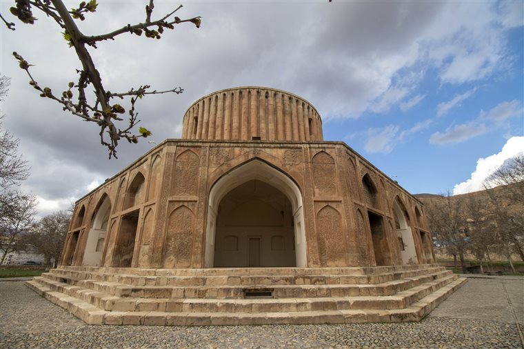 کاخ خورشید کلات نادری