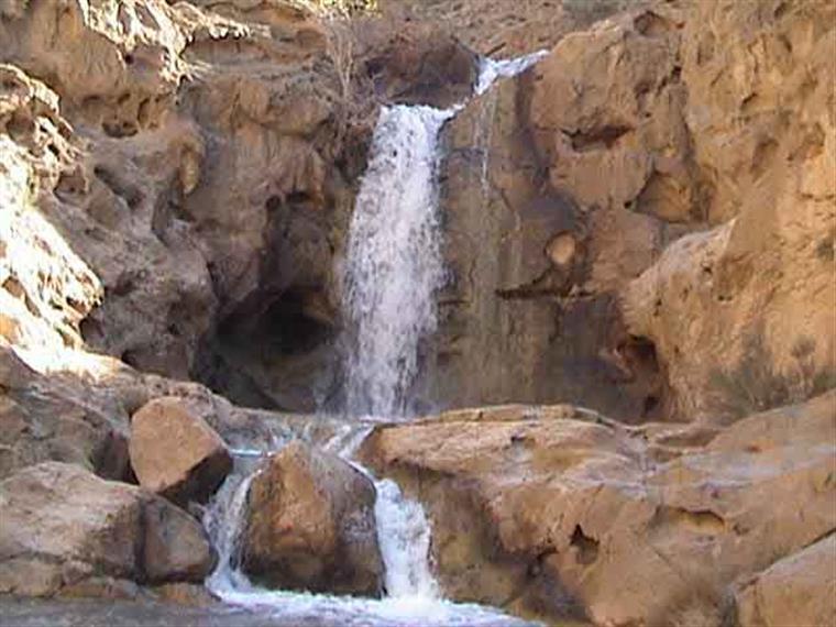 آبشار دره گاهان