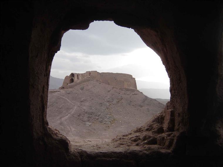 دخمه روستای چم